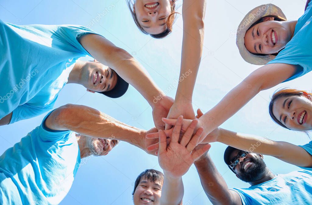 Encuentro comunitario en un barrio de Montevideo